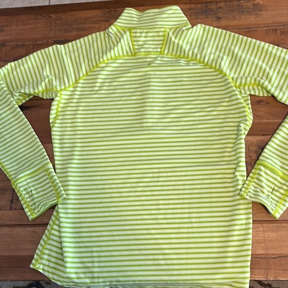 MOUNTAIN Hardwear 1/4 zip Top - Picture 2 of 5